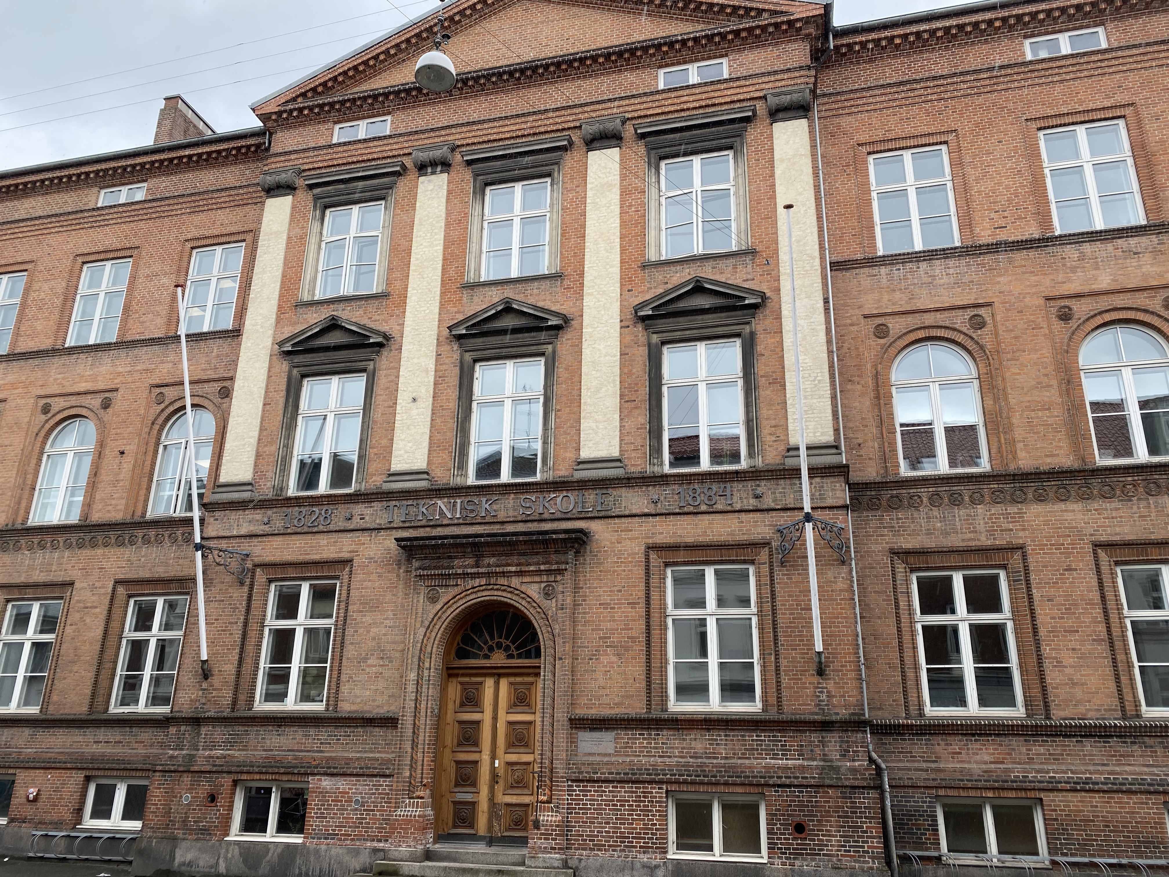 pierwsza siedziba uniwersytetu
